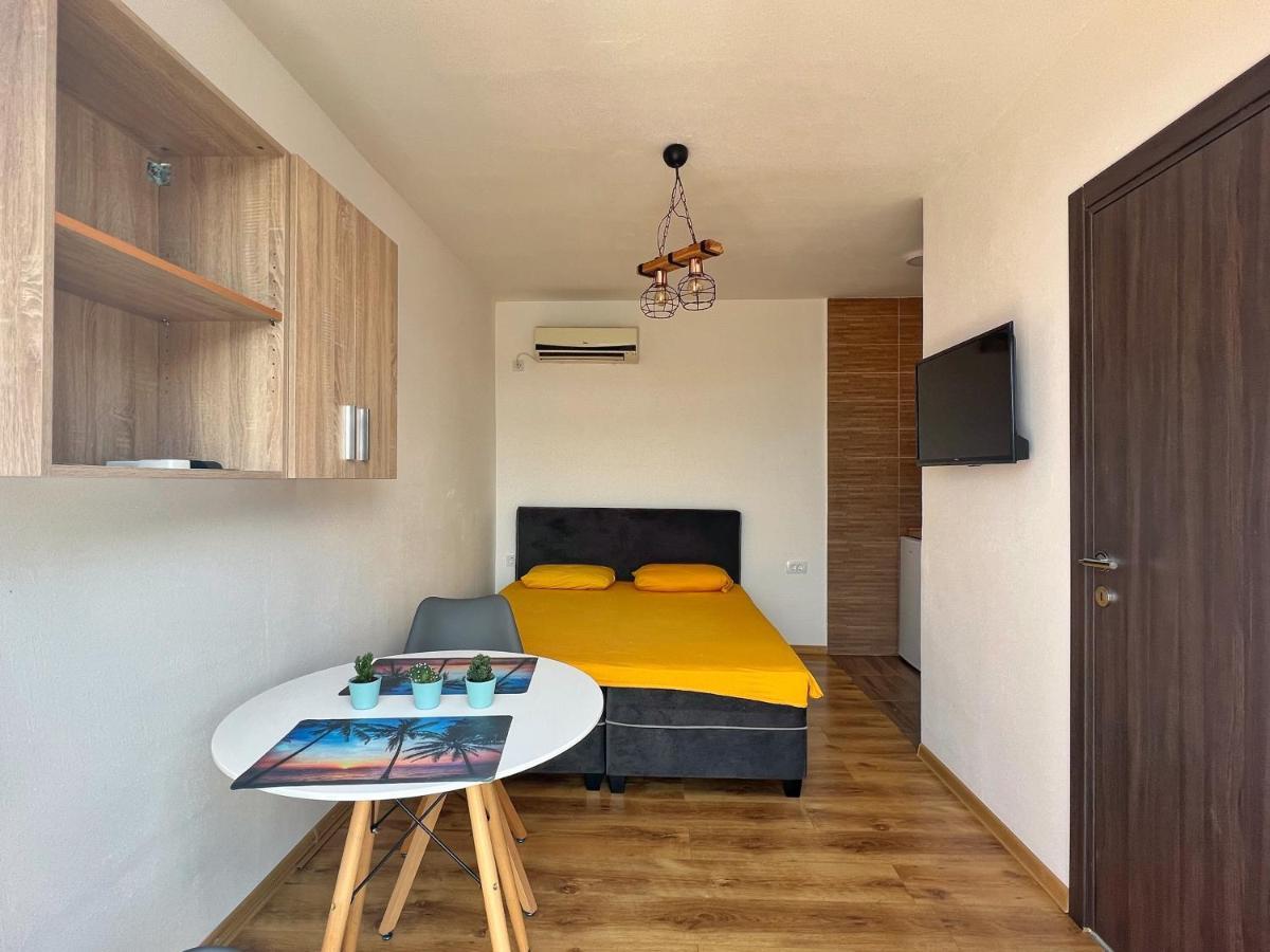 Jg Studio Apartment Vranjina Екстериор снимка