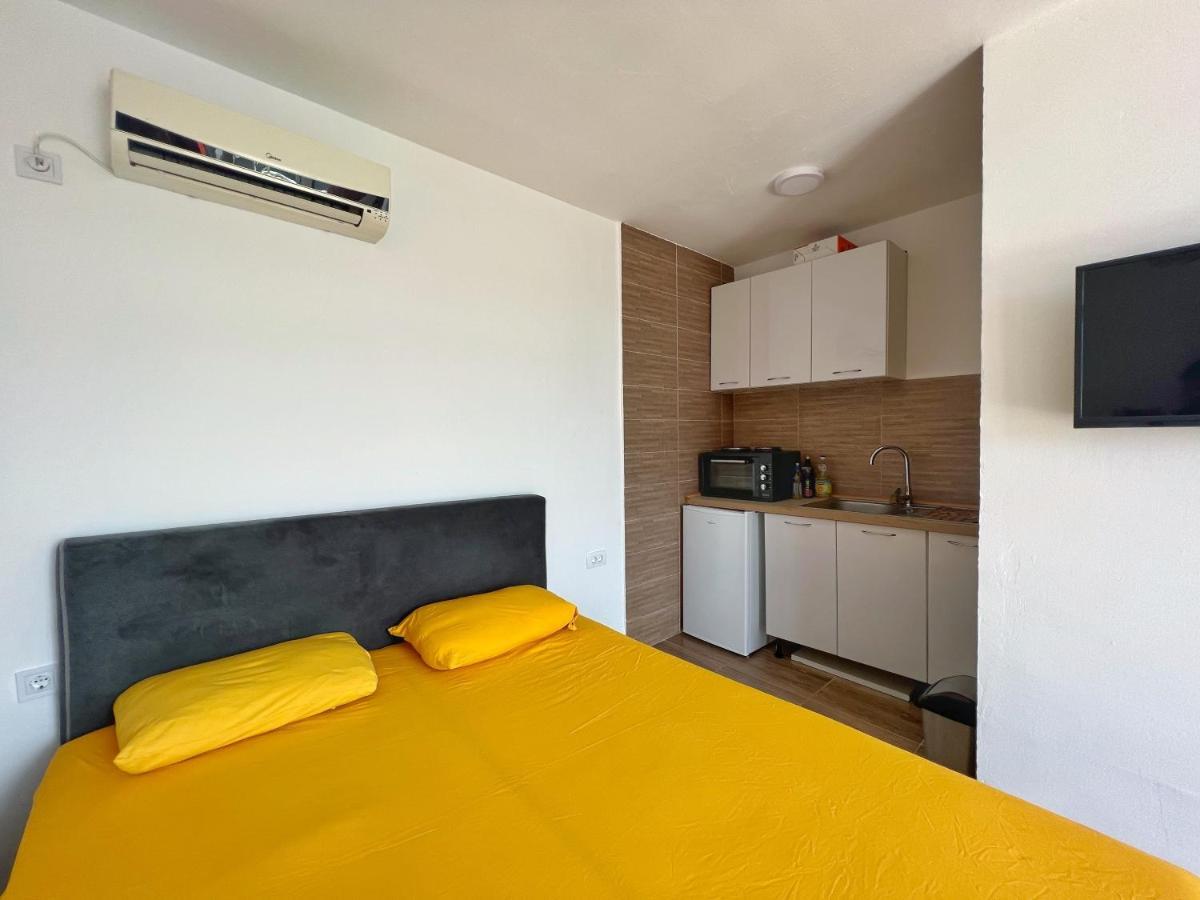 Jg Studio Apartment Vranjina Екстериор снимка