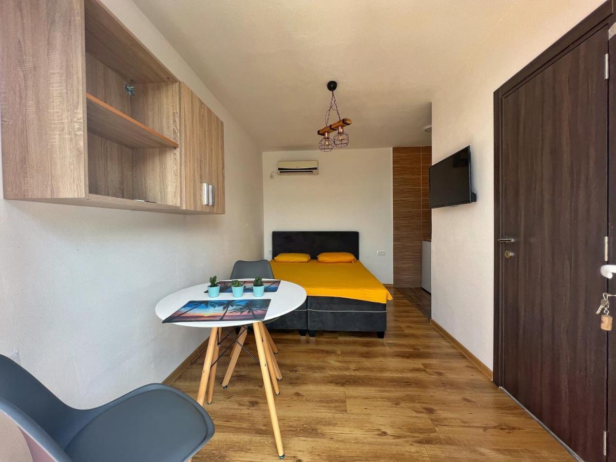 Jg Studio Apartment Vranjina Екстериор снимка