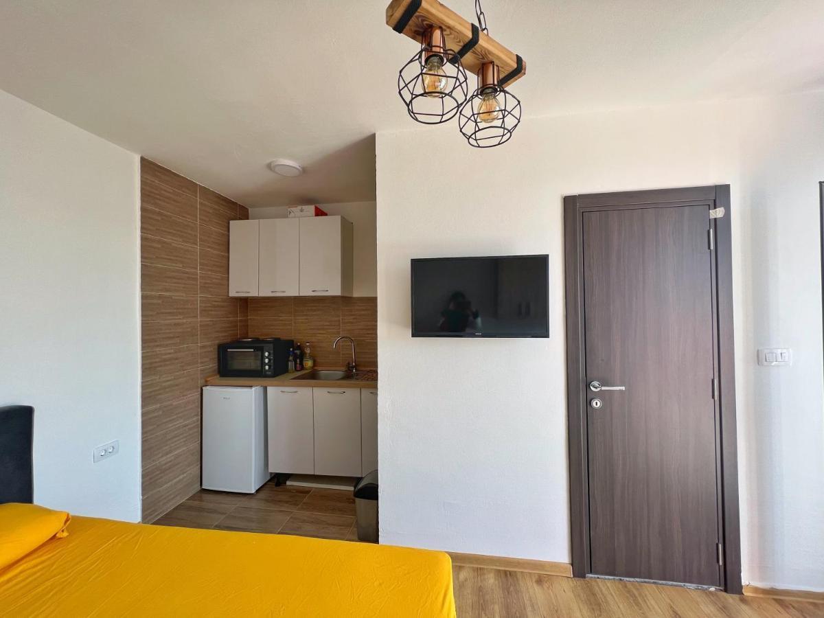Jg Studio Apartment Vranjina Екстериор снимка